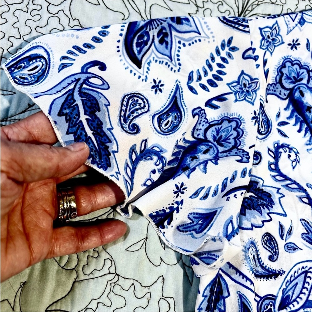 SHOW ME YOUR MUMU Riviera Tie Front Blue White Paisley Romper Medium💛 - Picture 7 of 10